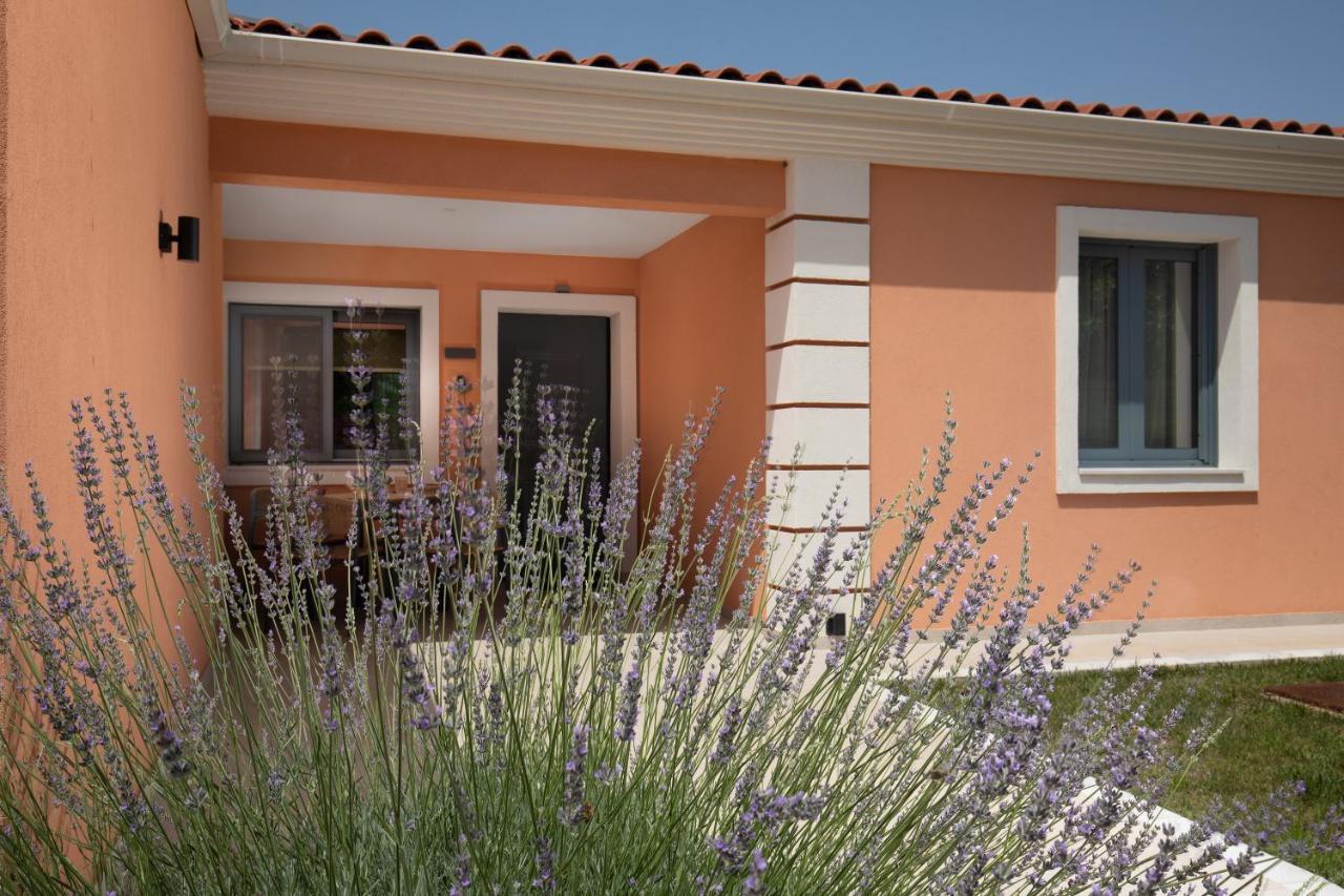 Perithia Suites Extérieur photo