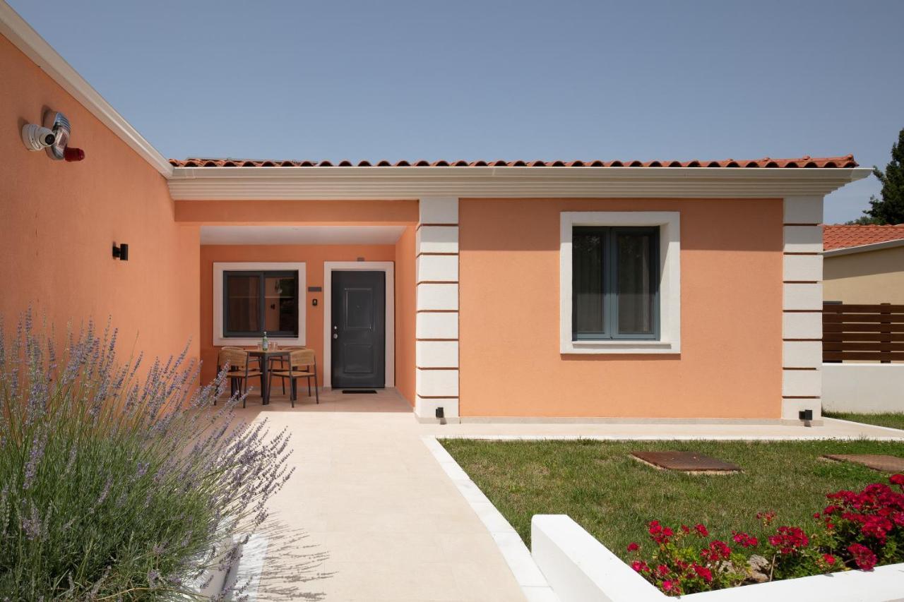 Perithia Suites Extérieur photo