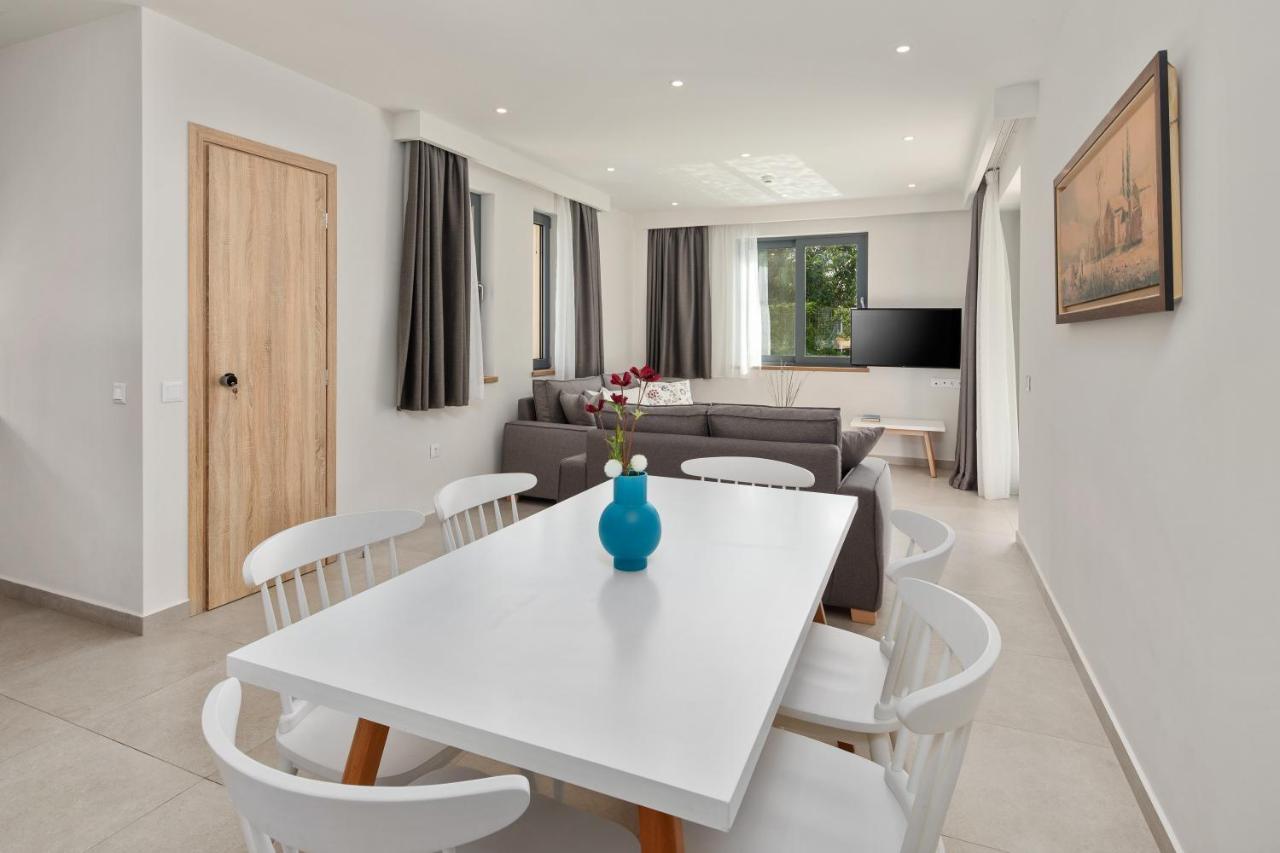 Perithia Suites Extérieur photo